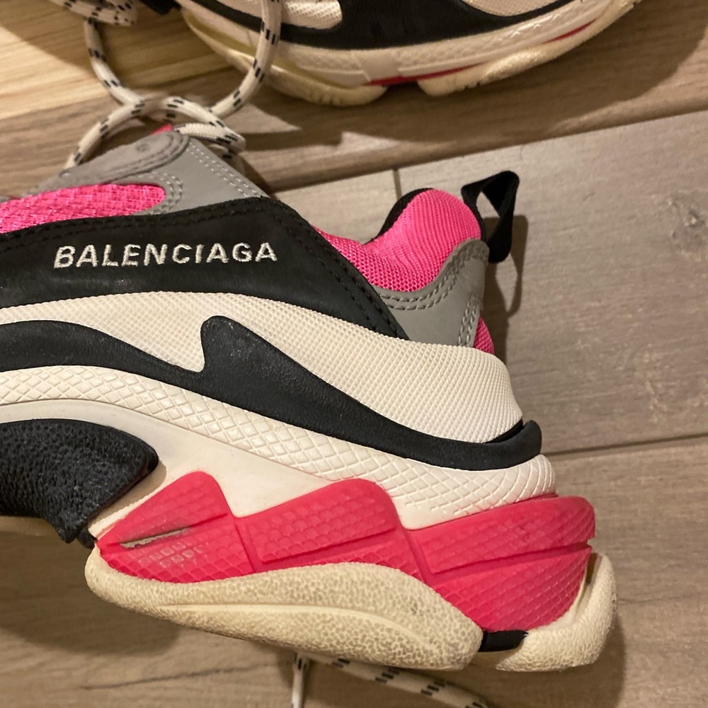 Balenciaga Triple S Pink and White Sneakers - Picture 4 of 9